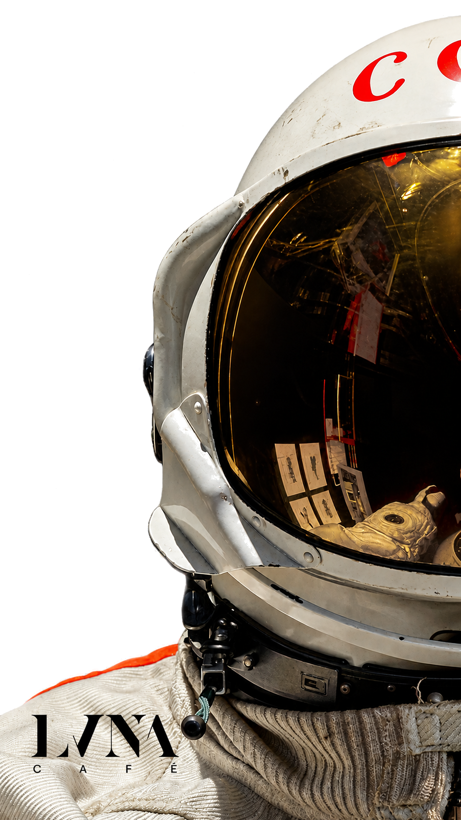 LVNA Cafe astronaut helmet display